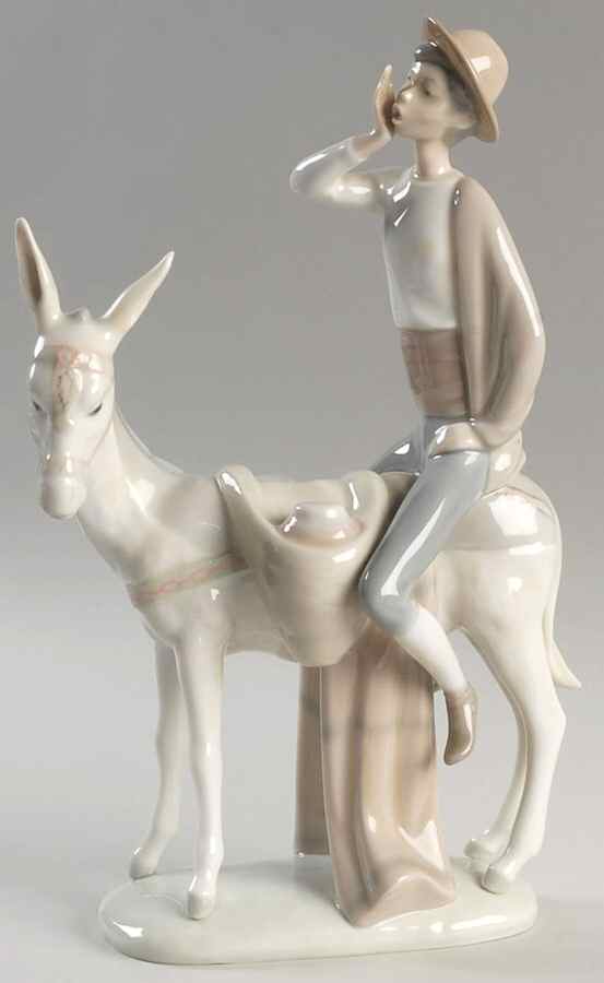 Professionals Honey Peddler - Boxed by Lladro-1