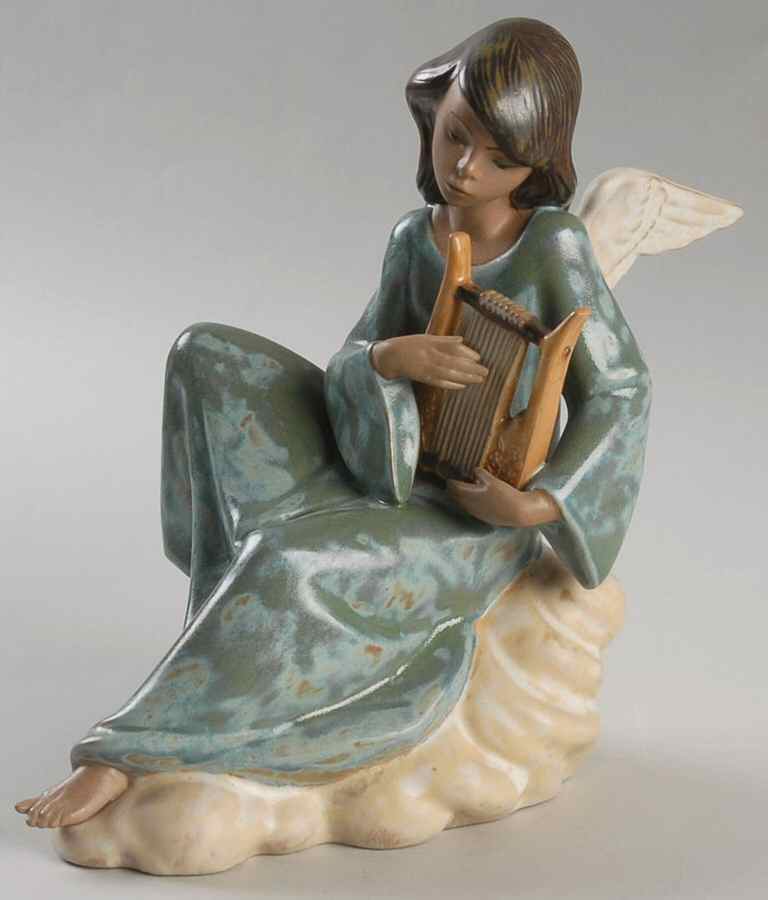 Angels and Cherubs Heavenly Strings - Boxed by Lladro-1