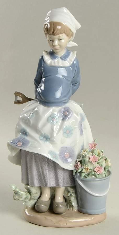 Children with Flowers Little Dutch Gardener - No Box by Lladro-1