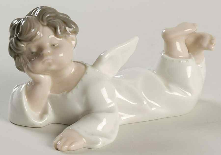 Little Angels in White Angel Reclining-Dots - No Box by Lladro-1