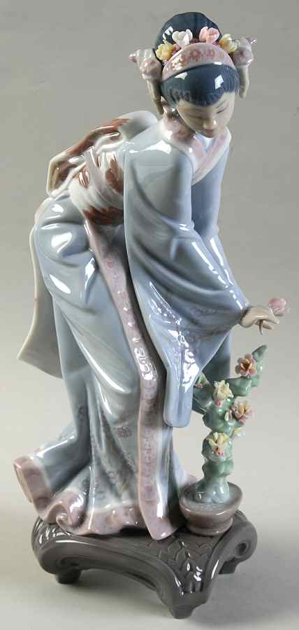 Japanese Ladies Mayumi - Boxed by Lladro-1