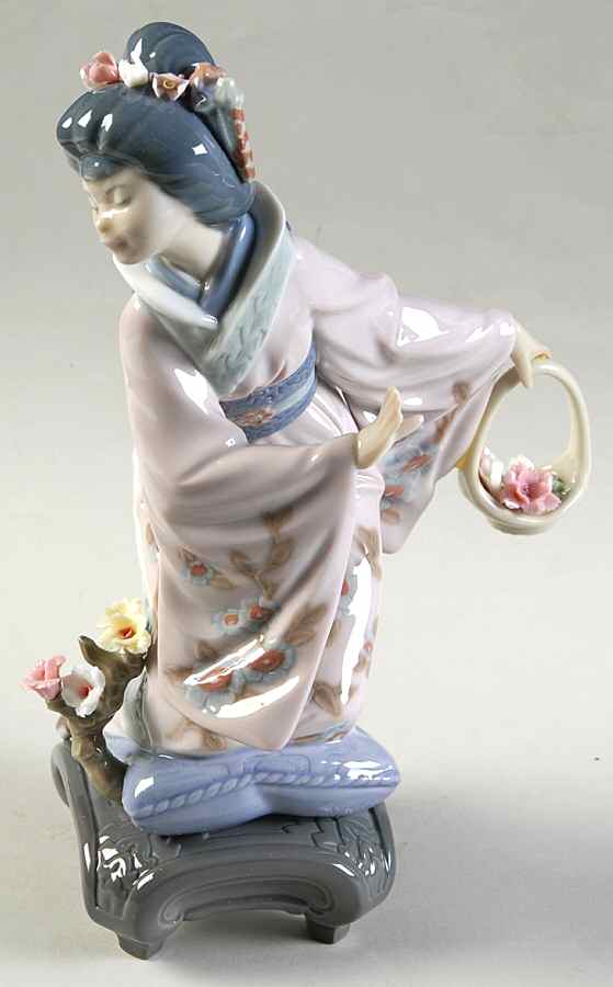 Japanese Ladies Michiko - No Box by Lladro-1