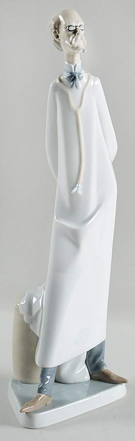 Professionals Doctor-Reduced Size - No Box by Lladro-1