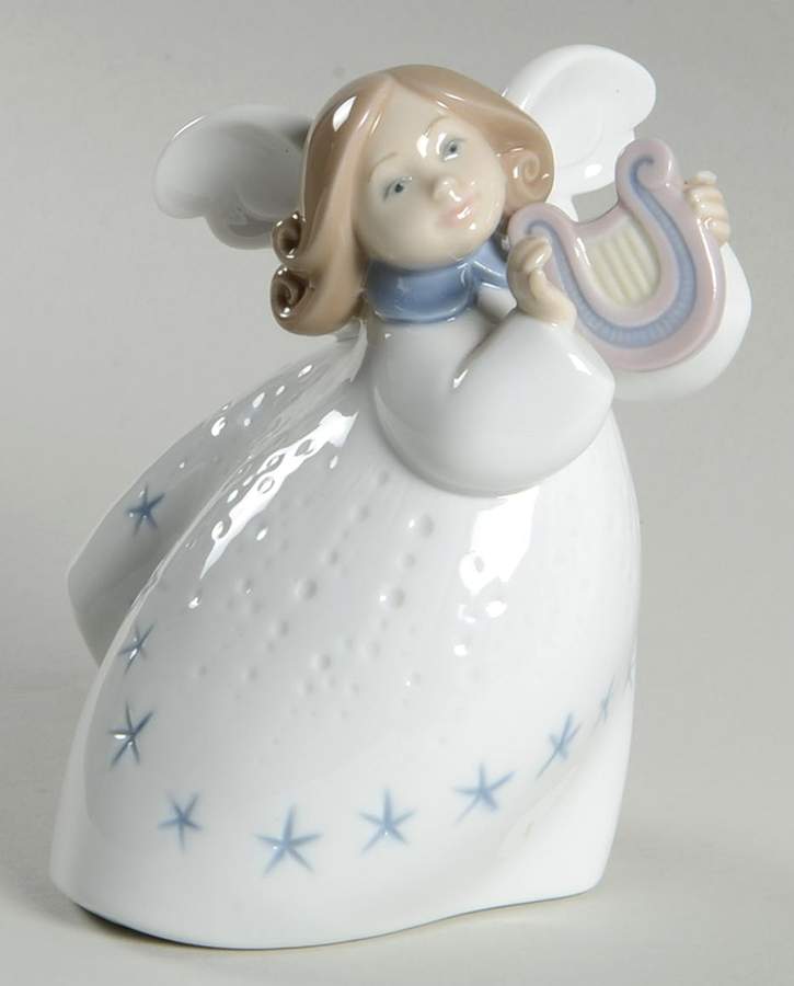 Angels and Cherubs Little Angel With Lyre - Boxed by Lladro-1
