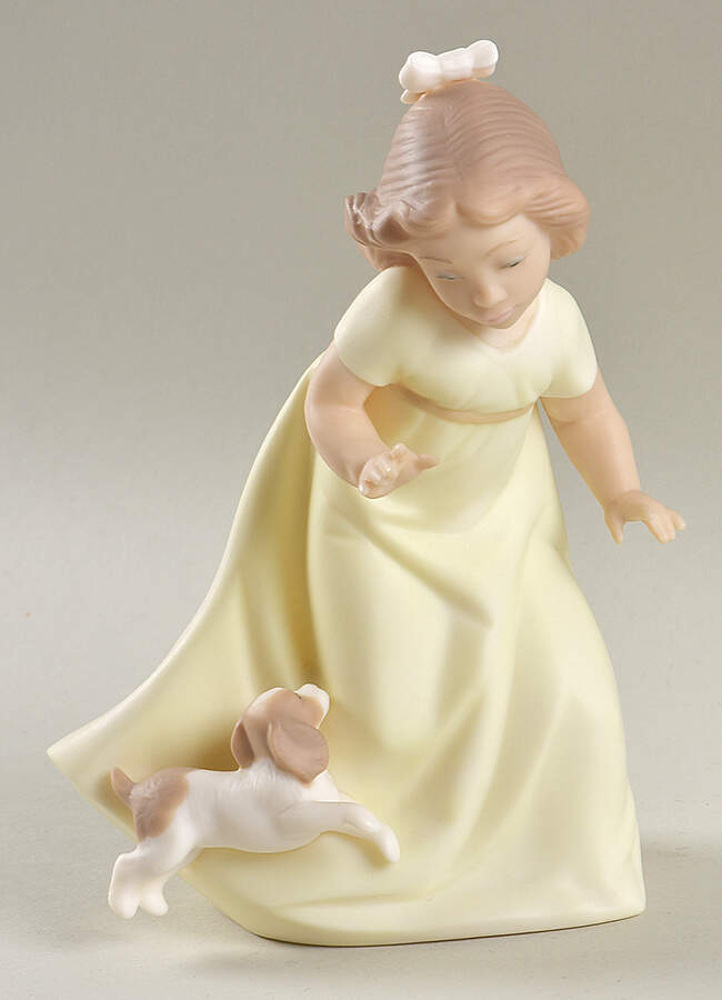 Golden Memories Let's Play Tag - Boxed by Lladro-1
