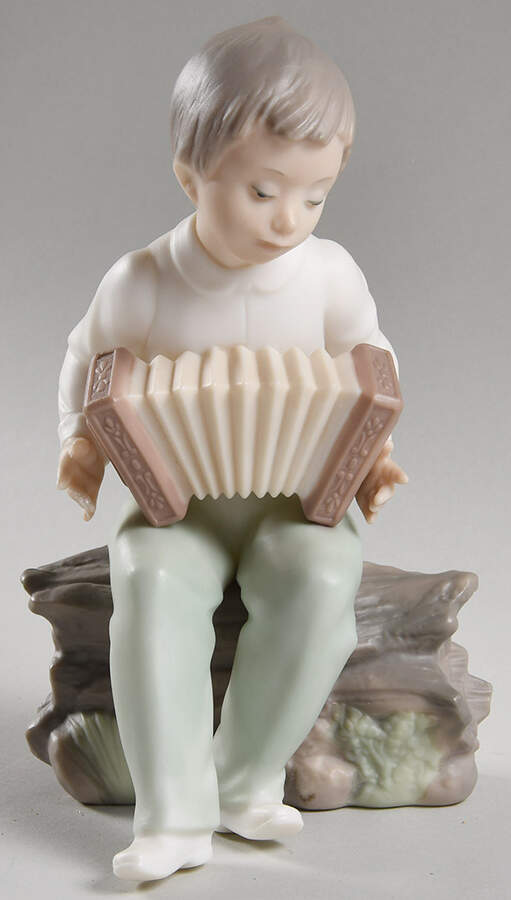 Golden Memories Accordion Concert - Boxed by Lladro-1