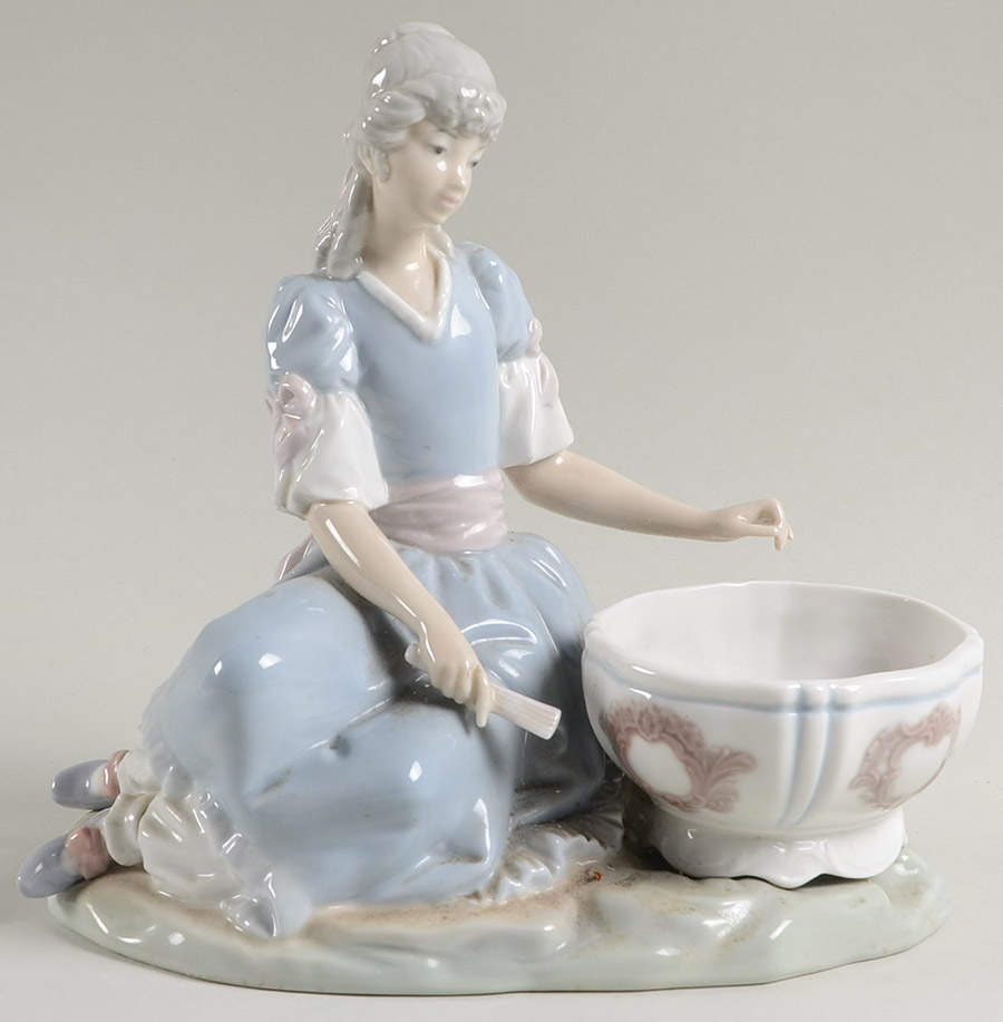 Lladro Jewelry Dishes Girl - Boxed by Lladro-1