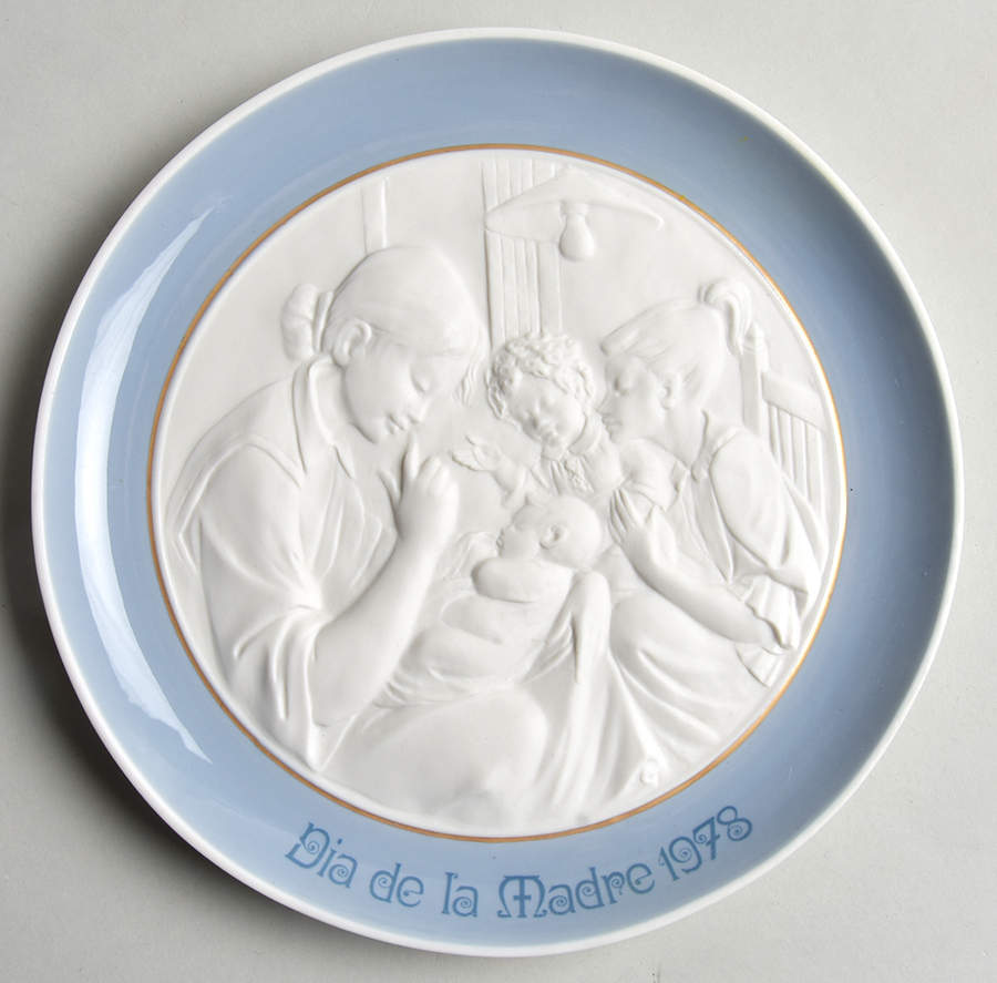 Mothers Day Plate-Annual New Arrival-L7105 - Boxed by Lladro-1