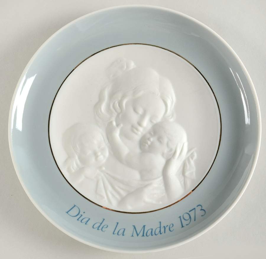 Mothers Day Plate-Annual Mother And Children-L7009 - No Box by Lladro-1