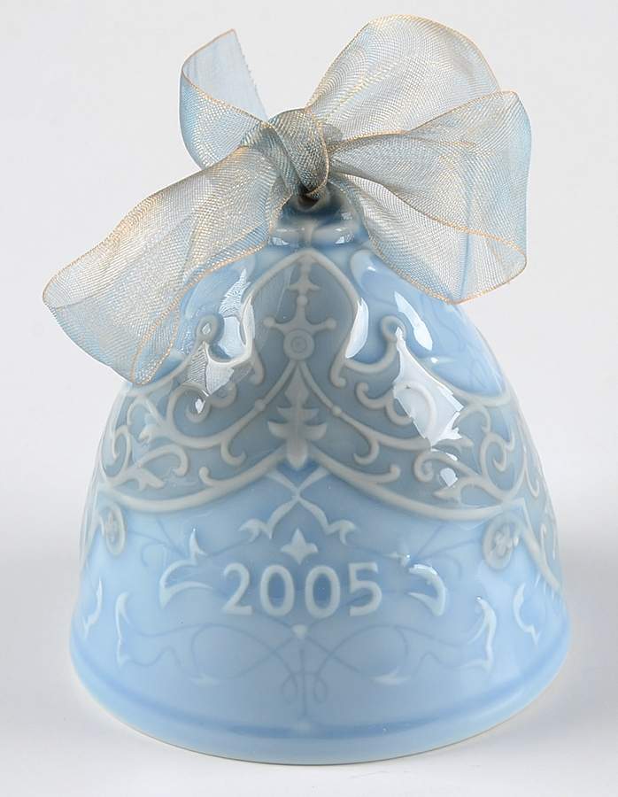 Annual Christmas Bell 2005-Cantata L8159g - Boxed by Lladro-1