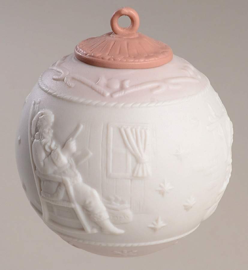 Lladro Christmas Ornament-Figural Santa's Journey-Ball - Boxed by Lladro-1