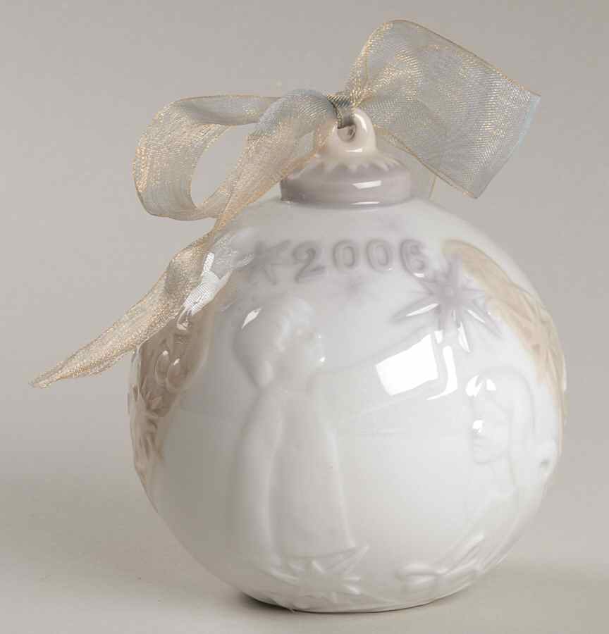 Annual Ball Ornament 2006-L8221g - Boxed by Lladro-1