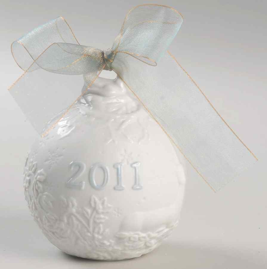 Annual Ball Ornament 2011 Christmas Ball - L8346 - Boxed by Lladro-1