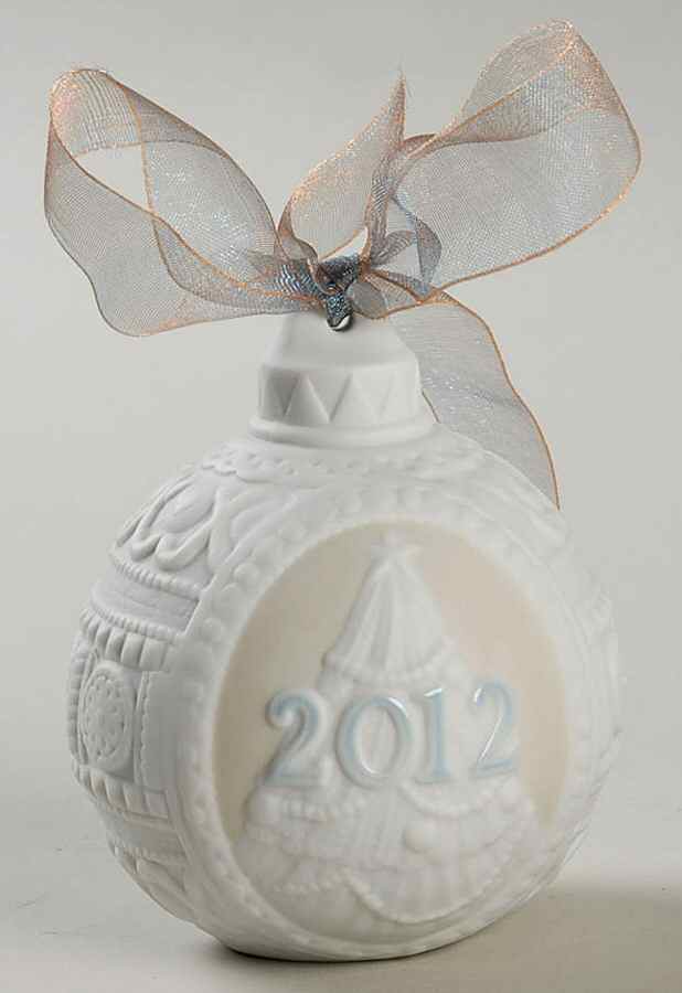 Annual Ball Ornament 2012 Christmas Ball - L8356 - No Box by Lladro-1