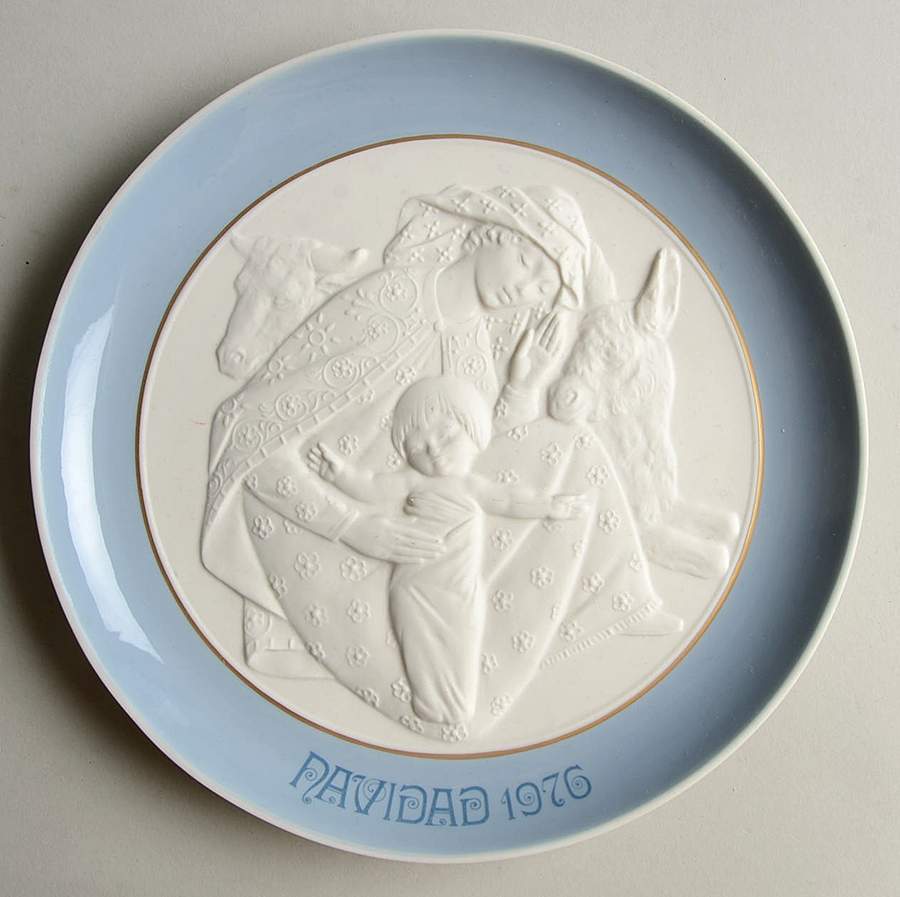 Annual Christmas Plate Christ Child - Boxed by Lladro-1