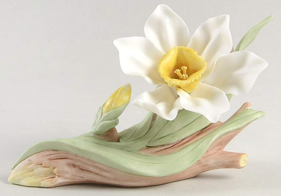 Garden Flowers Sunny Daffodil  - With Box by Lenox-1