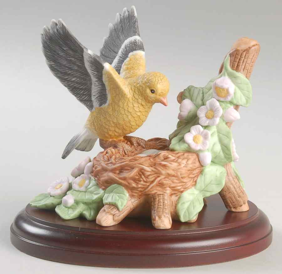 Garden Birds Female Goldfinch With Base - Boxed by Lenox-1