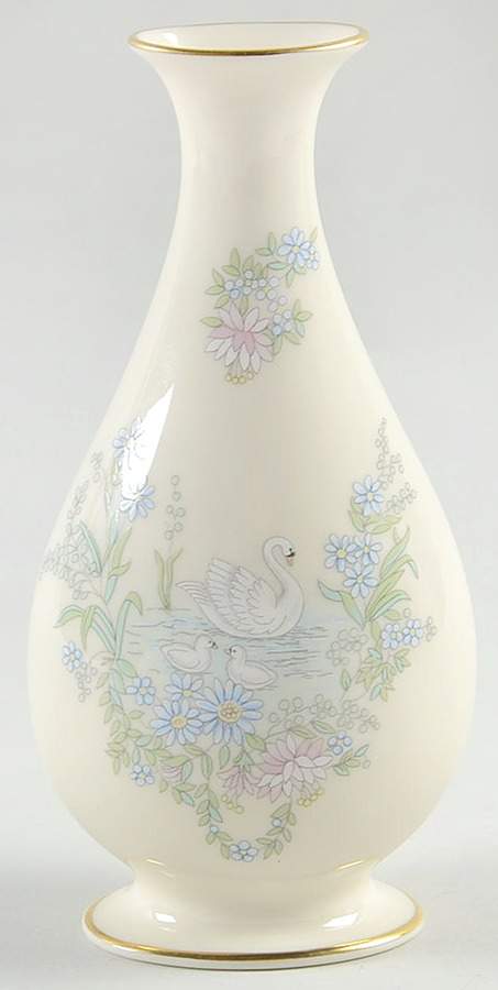 Mothers Day Vase Swan Family - No Box by Lenox-1
