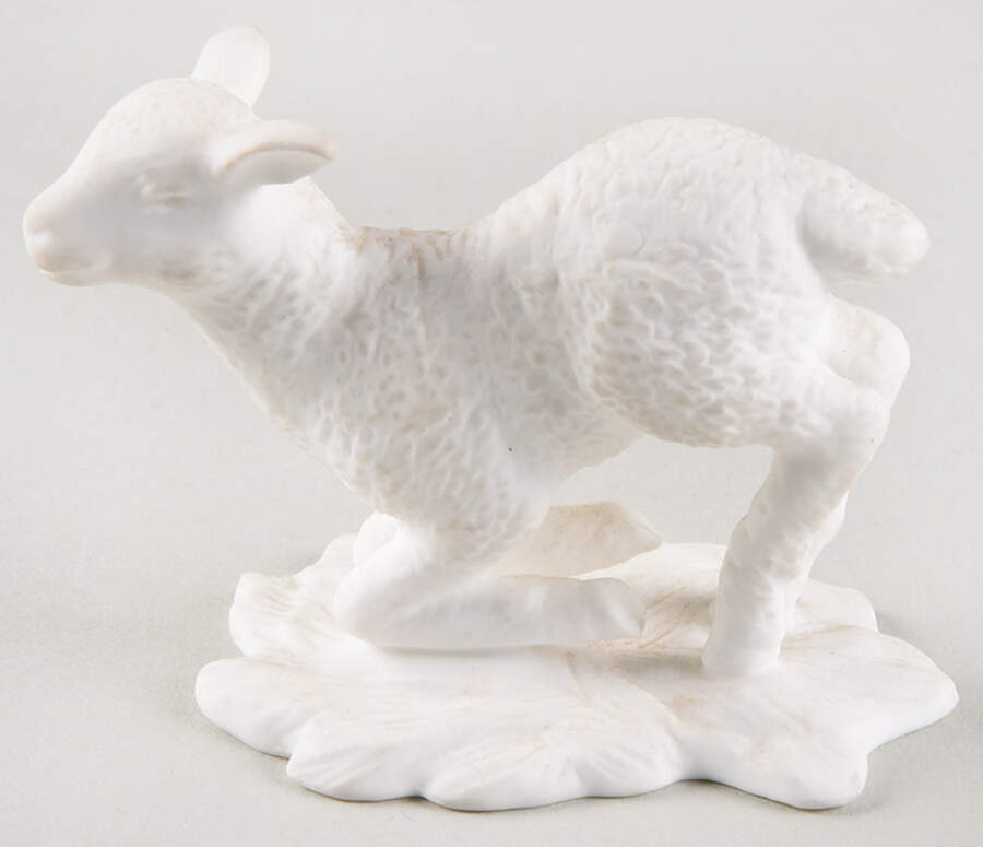 Lenox Nativity-White Lamb Kneeling - No Box by Lenox-1