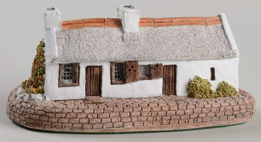 Liliput Lane Cottages Burns Cottage - Boxed by Lilliput Lane-1