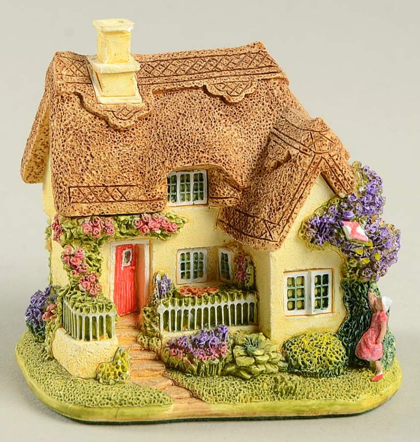 English Cottages Katie's Kite - No Box by Lilliput Lane-1
