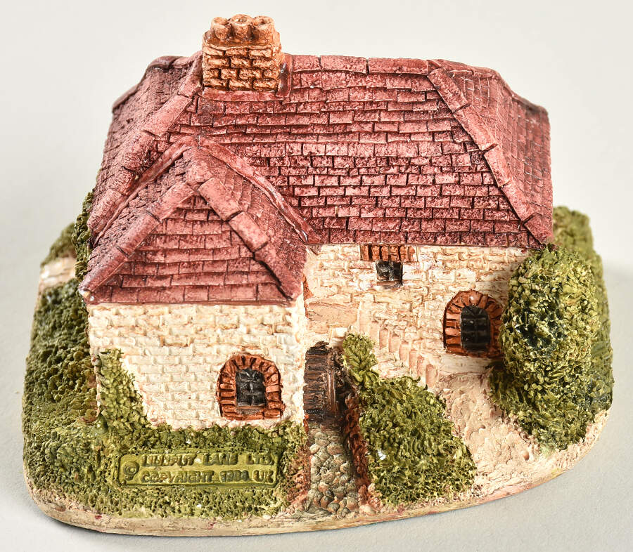 English Cottages Sussex Mill-Ver 2 (14 Windows) - No Box by Lilliput Lane-1