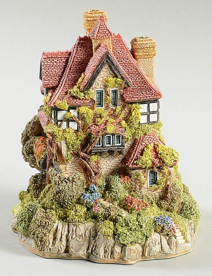 English Cottages Beacon Heights - With Box Bx362 by Lilliput Lane-1