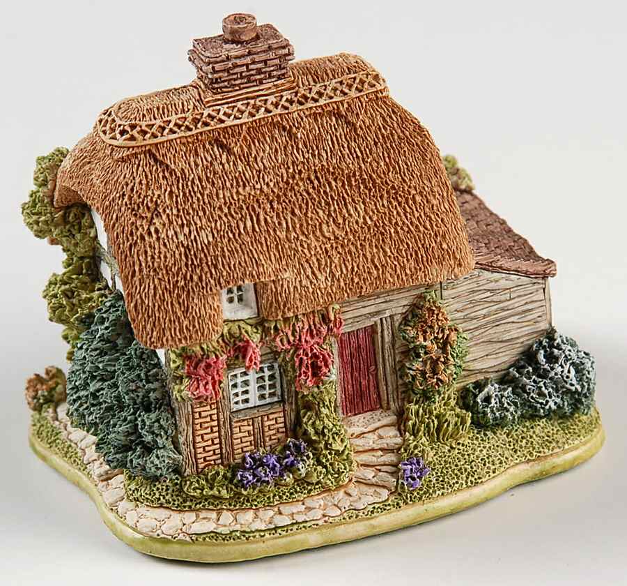 English Cottages Granny's Bonnet - Boxed by Lilliput Lane-1