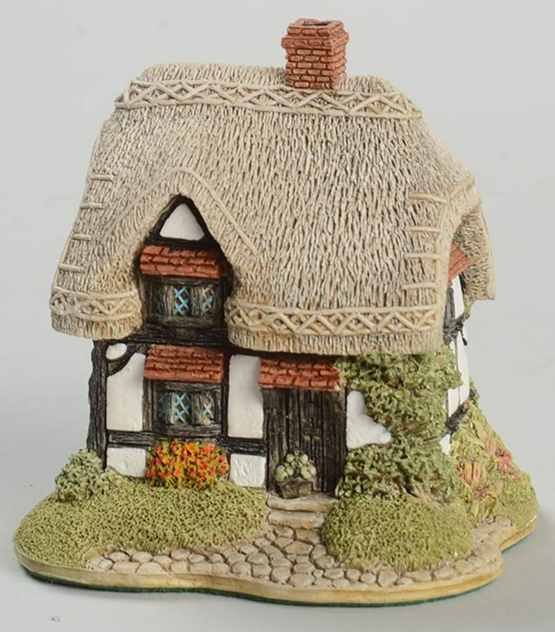 English Cottages Granny Smiths - No Box by Lilliput Lane-1