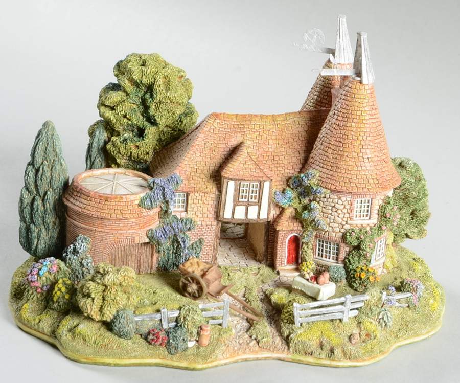 English Cottages Harvest Home - Boxed by Lilliput Lane-1