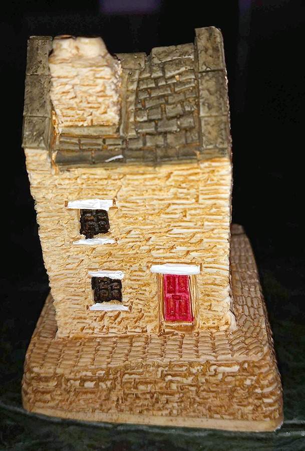 English Cottages Miners-Ver 2/Black Roof - No Box by Lilliput Lane-1