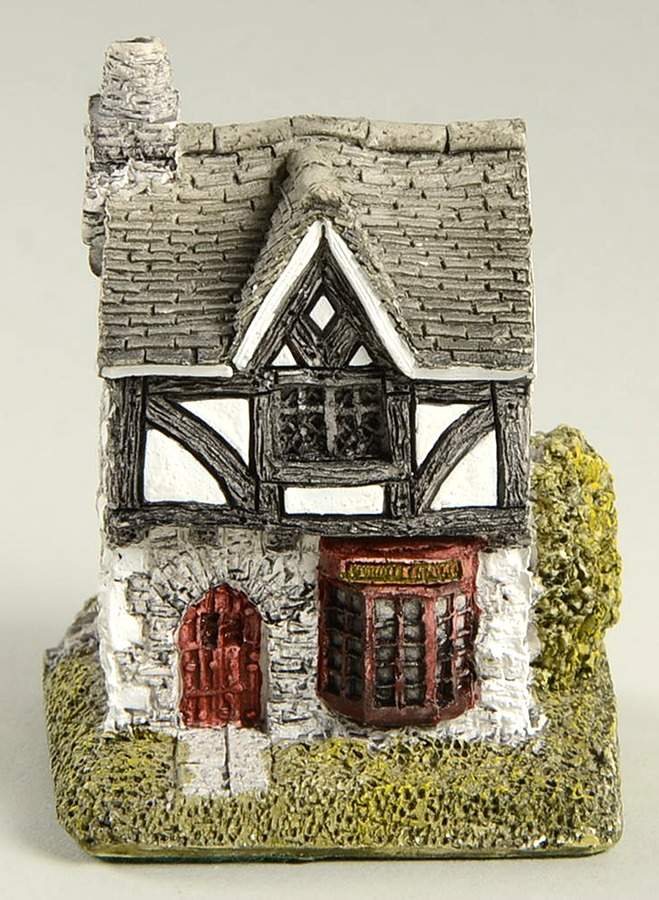 English Cottages Tuck Shop-Ver 1 (10 Windows) - No Box by Lilliput Lane-1