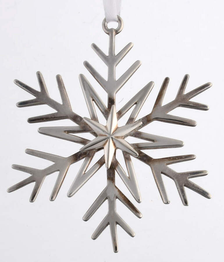 Annual Snowflake Ornaments 2015 Snowflake - Boxed by Lunt Silver-1