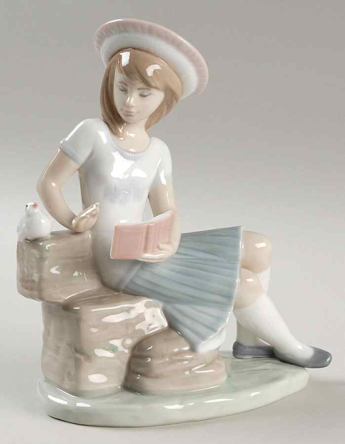 Days of The Week Sunday's Girl - Boxed by Lladro-1