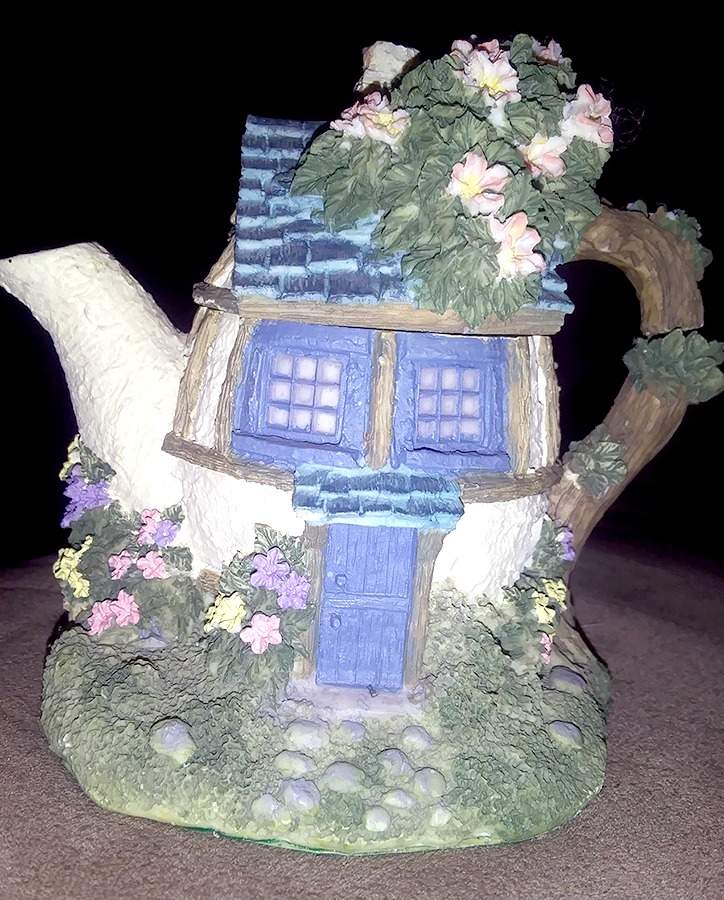 Tea Garden Cottages Blossom Cottage - Boxed by Lenox-1