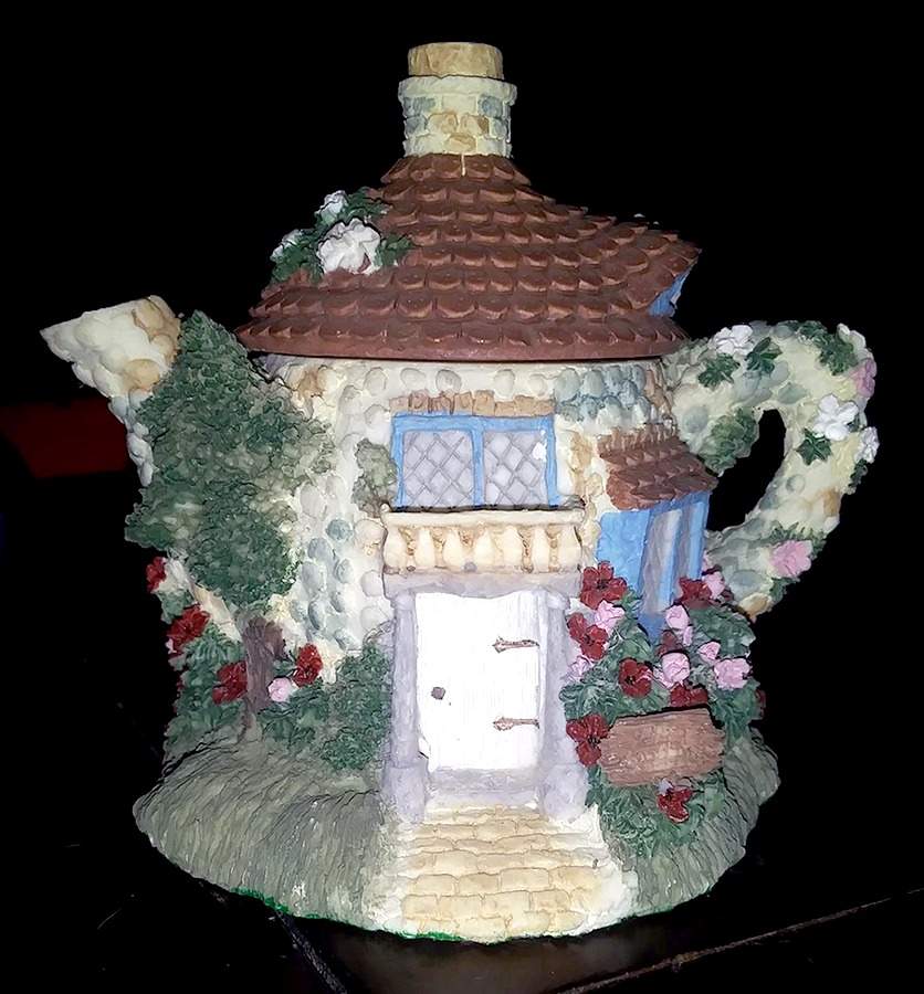 Tea Garden Cottages Poppy Cottage - Boxed by Lenox-1