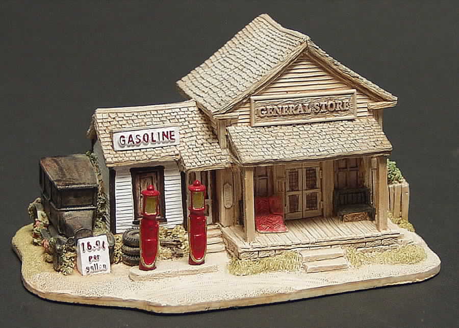 American Landmark Cottages 16.9 Cents Per Gallon - Boxed by Lilliput Lane-1