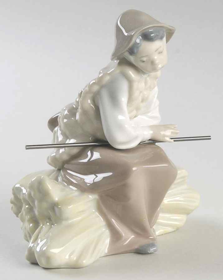 5700 Group Nativity Shepherd Girl - No Box by Lladro-1