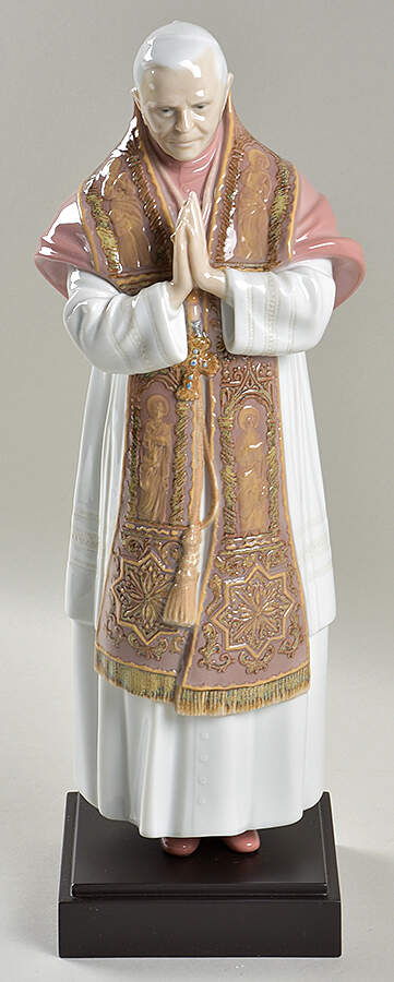 Religious and Nativity Benedictus Xvi-Pope - No Box by Lladro-1