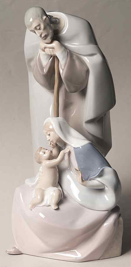 Religious and Nativity Blessed Family - Boxed by Lladro-1