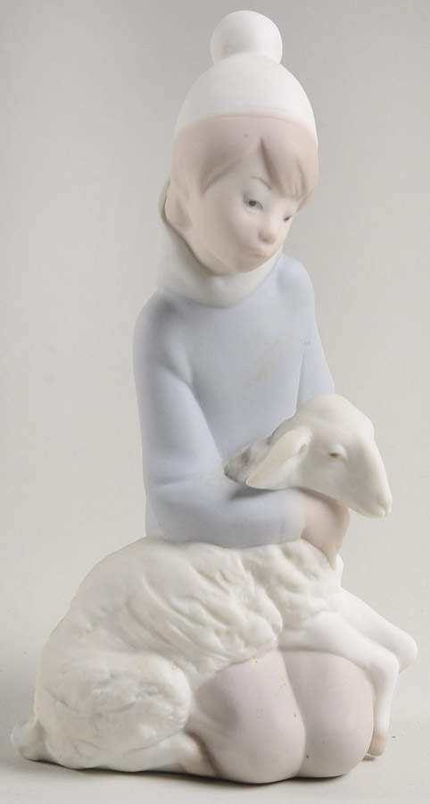 Children Nativity Shepherd With Lamb - Boxed by Lladro-1