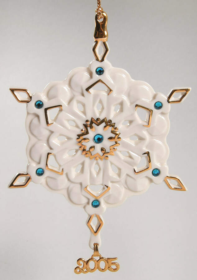 China Snowflake Ornament 2005 Snowflake - Boxed by Lenox-1