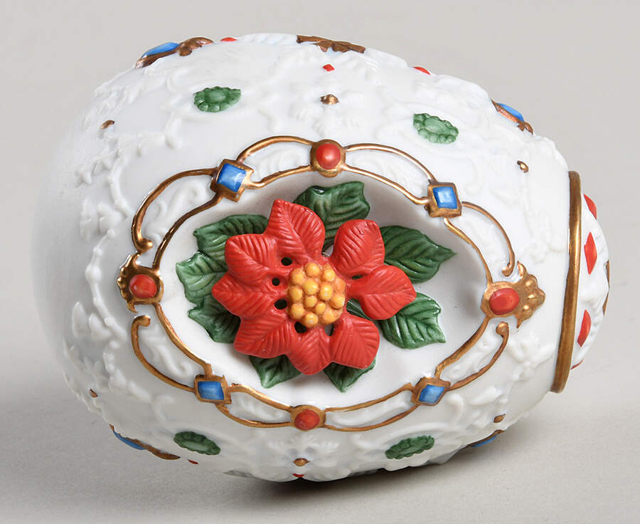 Floral Collector Eggs Poinsettia Blossom Egg Only - No Box by Lenox-1