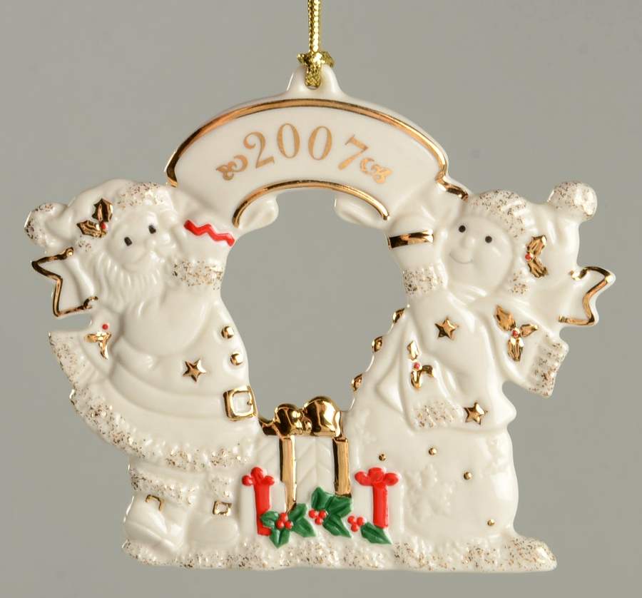 A Year To Remember Ornament 2007-Santa & Mrs Claus - Boxed by Lenox-1