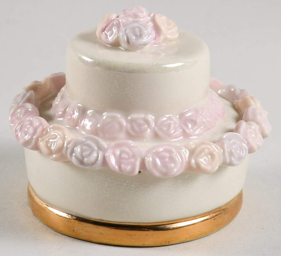 Lady and the Tramp Cake-Lady's Dream Wedding - No Box by Lenox-1