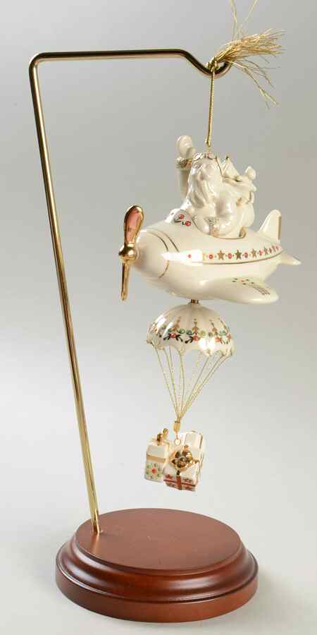 China Jewels Musicals Santa  Around The World - Boxed by Lenox-1