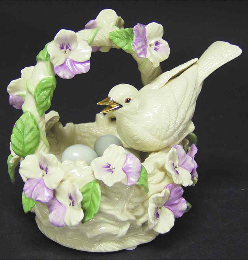 Garden Bird Music Box Collection Robin's Melody-April Showers - Boxed by Lenox-1