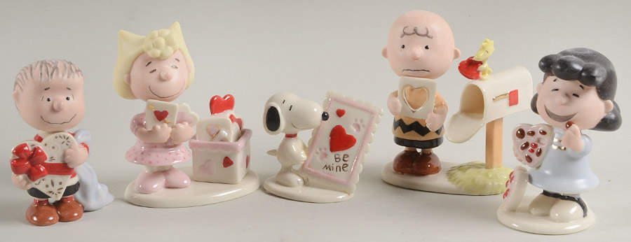 Peanuts Figurines Valentine's Day-Set Of 5 - Boxed by Lenox-1