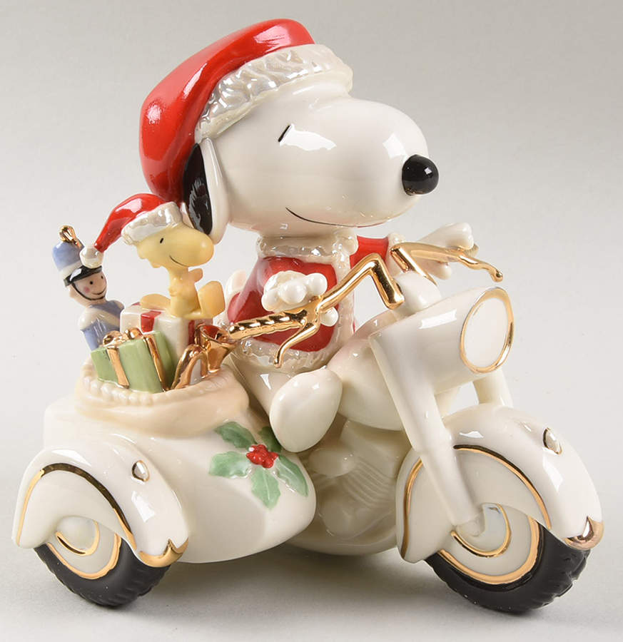 Peanuts Figurines Santa Snoopy's Midnight Ride - Boxed by Lenox-1