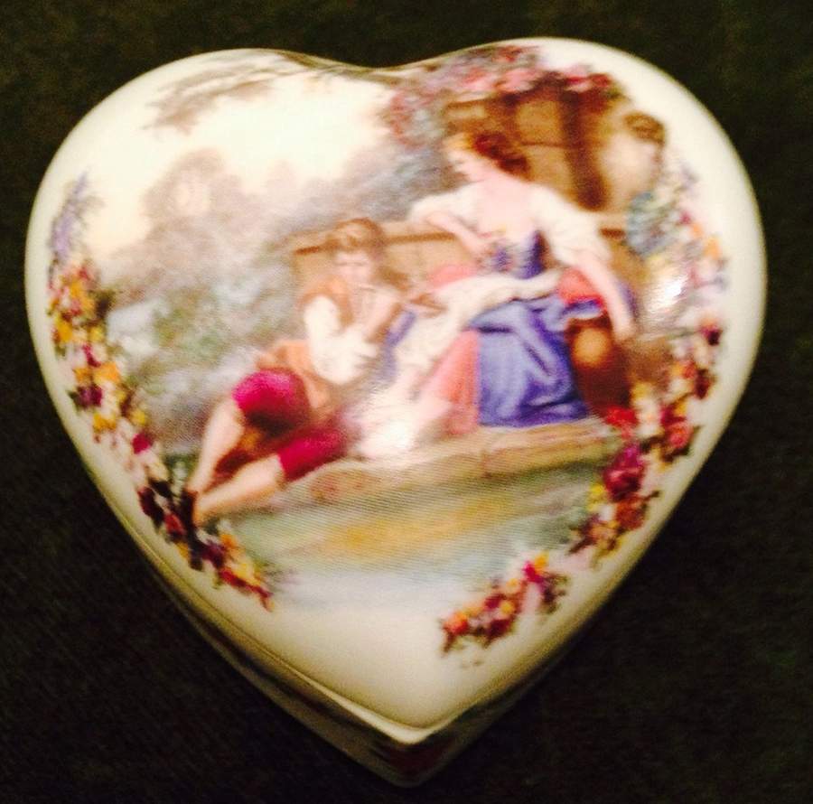 Limoges Miniature Figurines & Giftware Heart Box-Colonial People - No Box by Limoges-French-1